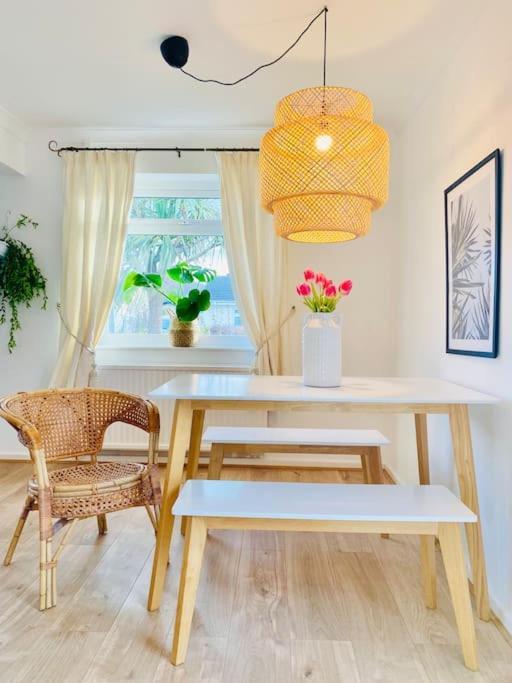 The Barefoot Bungalow In Picturesque Prestatyn Eksteriør bilde