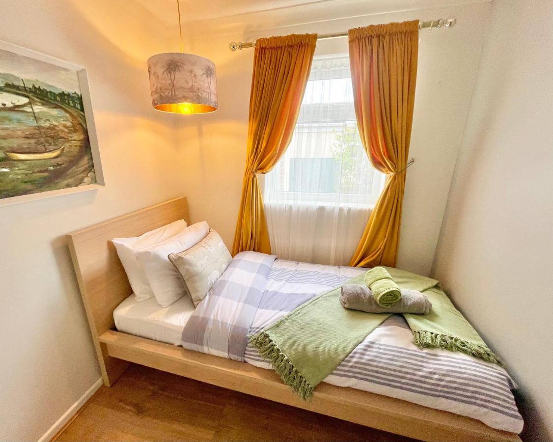 The Barefoot Bungalow In Picturesque Prestatyn Eksteriør bilde