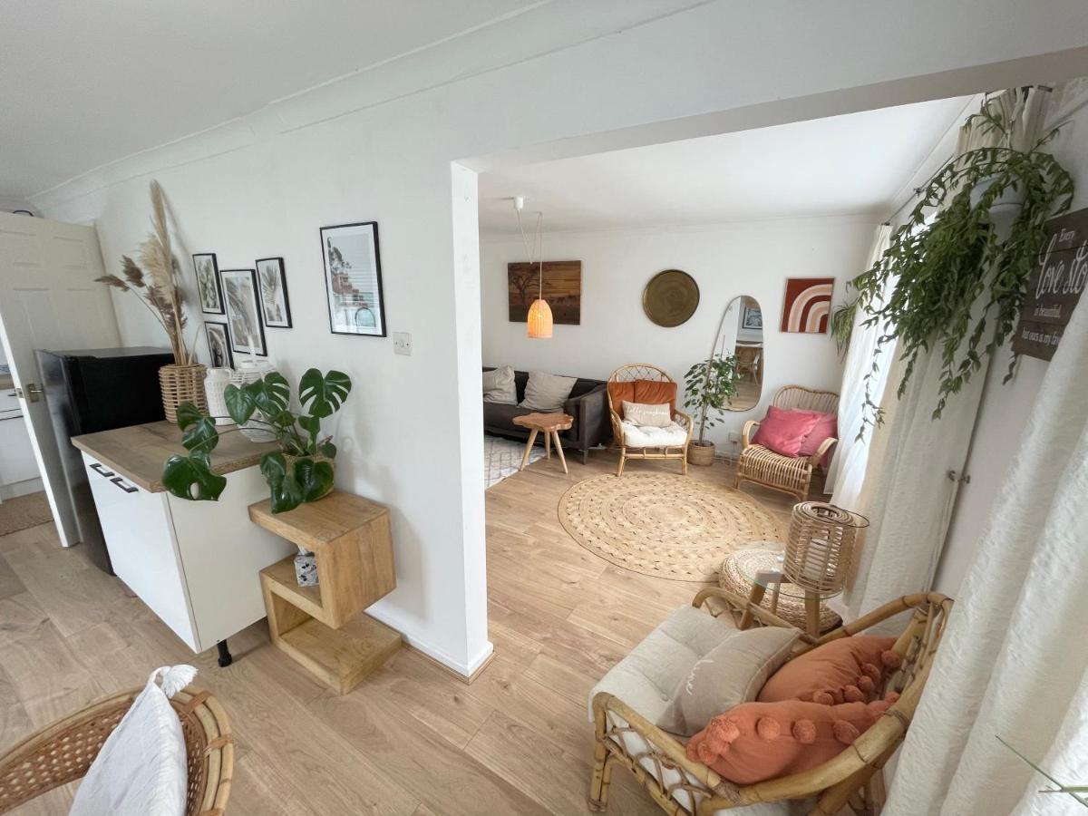 The Barefoot Bungalow In Picturesque Prestatyn Eksteriør bilde